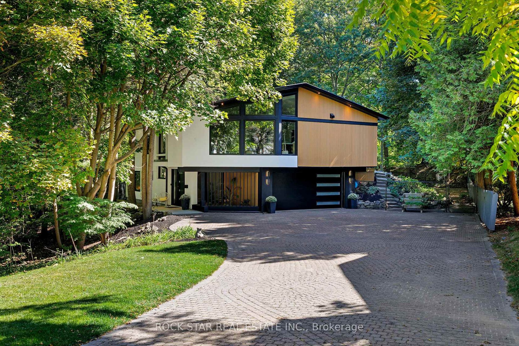 1113 GREENOAKS Drive, Lorne Park, Mississauga 