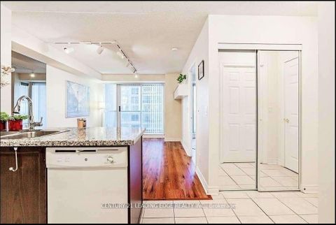 Photo 4 at 505 - 5 Michael Power Place, City Centre West, Toronto