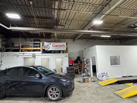 Photo 3 at 2 - 145 Nantucket Boulevard, Bendale, Toronto