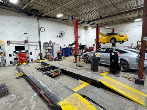 Photo 4 at 2 - 145 Nantucket Boulevard, Bendale, Toronto