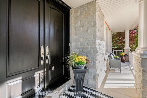 Photo 4 at 7 Sequin Drive, Jefferson, Richmond Hill