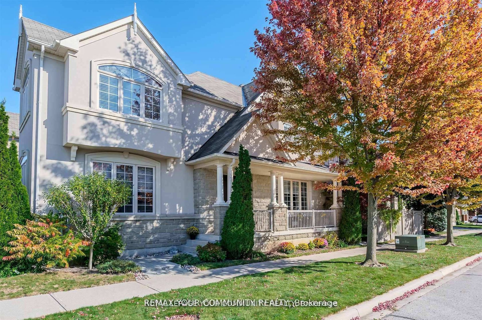 7 Sequin Drive, Jefferson, Richmond Hill photo number 2