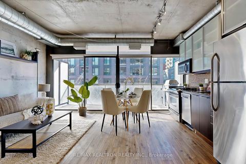 Photo 4 at 408 - 533 Richmond Street W, Waterfront Communities C1, Toronto