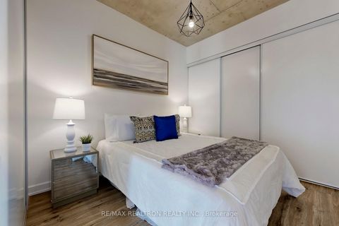 Photo 14 at 408 - 533 Richmond Street W, Waterfront Communities C1, Toronto