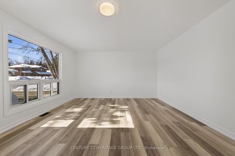 Photo 11 at 854 9th Line, Alcona, Innisfil