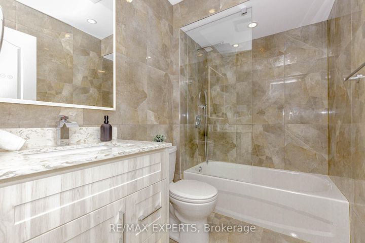 Photo 30 at 193 Fairlane Crescent, Vellore Village, Vaughan