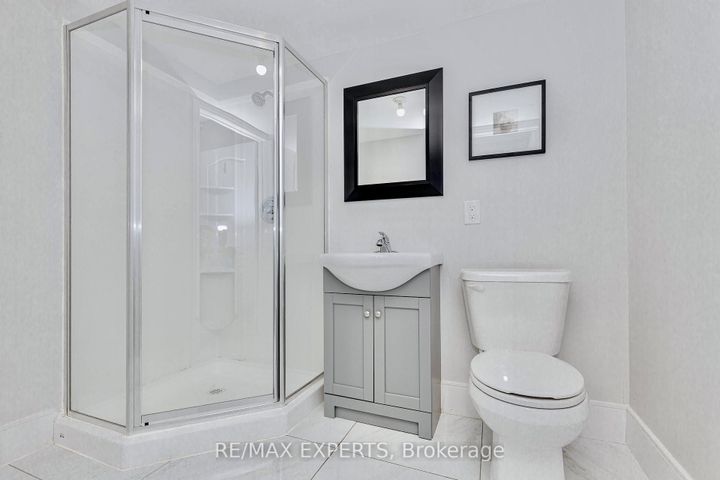 Photo 32 at 193 Fairlane Crescent, Vellore Village, Vaughan