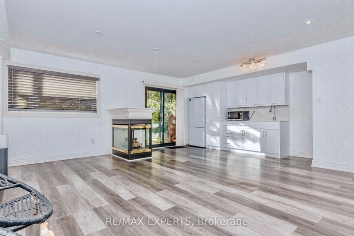 Photo 33 at 193 Fairlane Crescent, Vellore Village, Vaughan