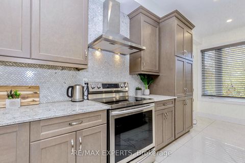 Photo 13 at 193 Fairlane Crescent, Vellore Village, Vaughan