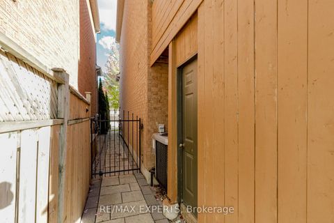 Photo 39 at 193 Fairlane Crescent, Vellore Village, Vaughan