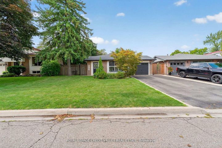 Photo 2 at 24 Willis Drive, Brampton East, Brampton