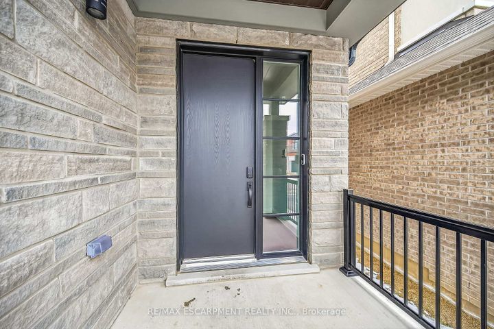 Photo 2 at 12 Shady Oaks Trail, Sheldon, Hamilton