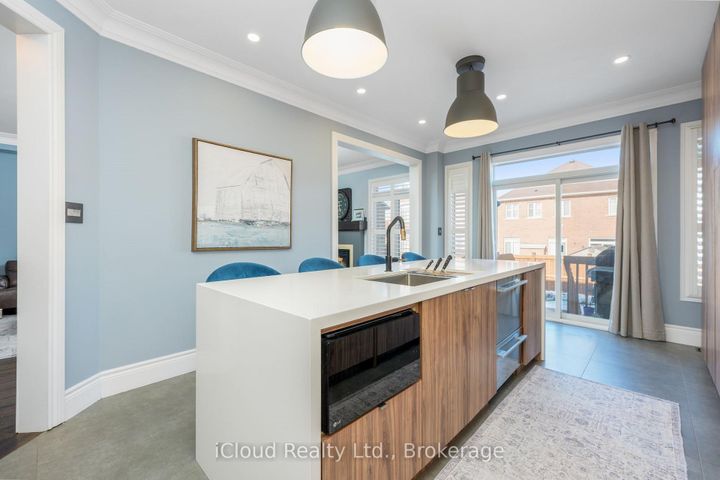 Photo 10 at 3 Wildflower Lane, Georgetown, Halton Hills