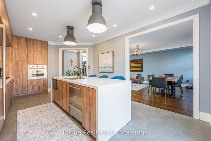 Photo 11 at 3 Wildflower Lane, Georgetown, Halton Hills