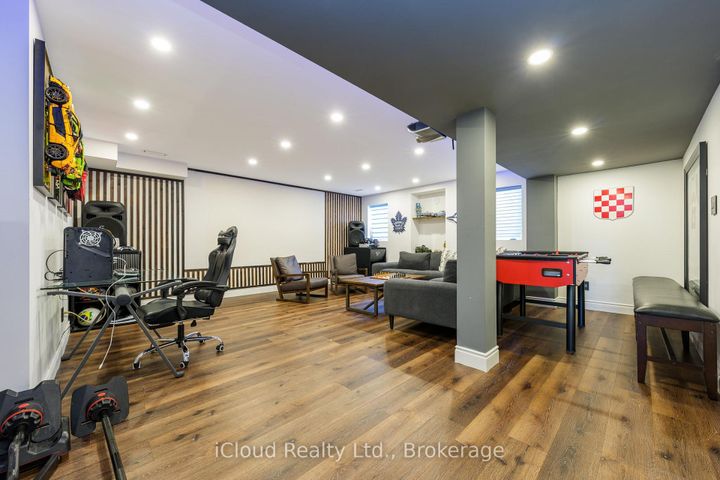 Photo 19 at 3 Wildflower Lane, Georgetown, Halton Hills