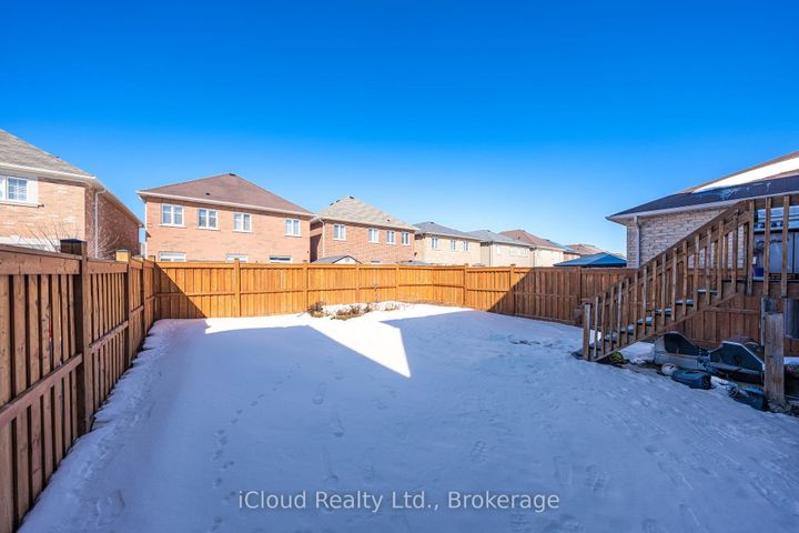 Photo 22 at 3 Wildflower Lane, Georgetown, Halton Hills