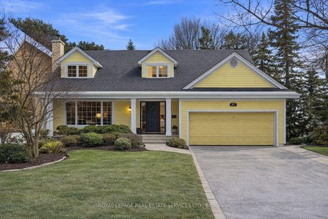 Photo 1 at 17 Elstree Road, Humber Valley, Toronto