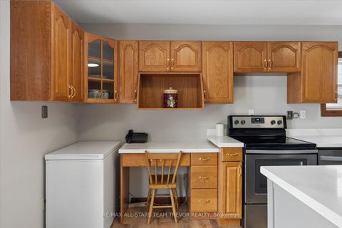 Photo 8 at 277 Parkway Avenue, Keswick South, Georgina