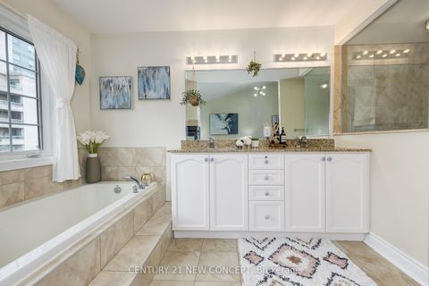 Photo 35 at 52 - 8 Brighton Place, Yorkhill, Vaughan