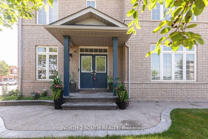 Photo 6 at 2 Yellow Avens Boulevard, Wellington, Brampton