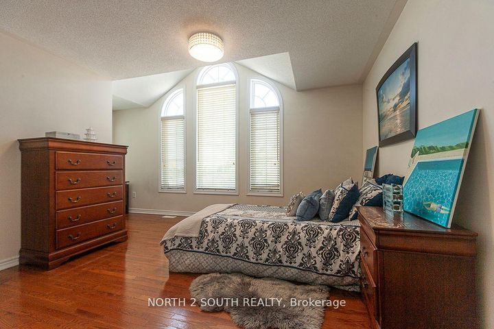 Photo 34 at 2 Yellow Avens Boulevard, Wellington, Brampton