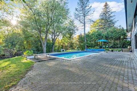 Photo 2 at 23 Burnview Crescent, Woburn, Toronto