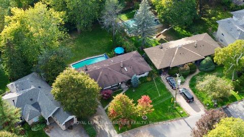 Photo 3 at 23 Burnview Crescent, Woburn, Toronto