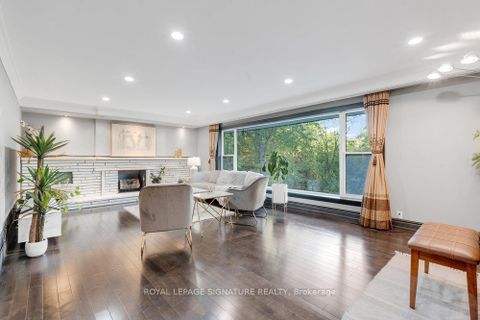 Photo 4 at 23 Burnview Crescent, Woburn, Toronto