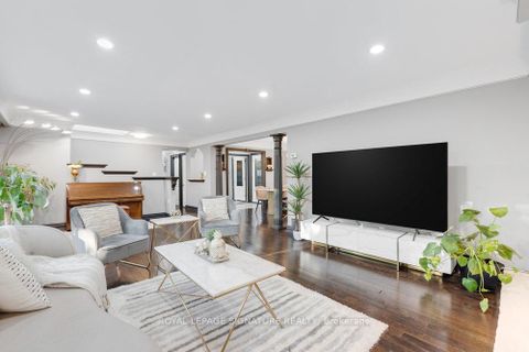 Photo 7 at 23 Burnview Crescent, Woburn, Toronto