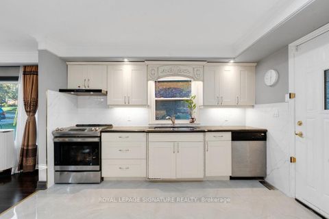 Photo 13 at 23 Burnview Crescent, Woburn, Toronto