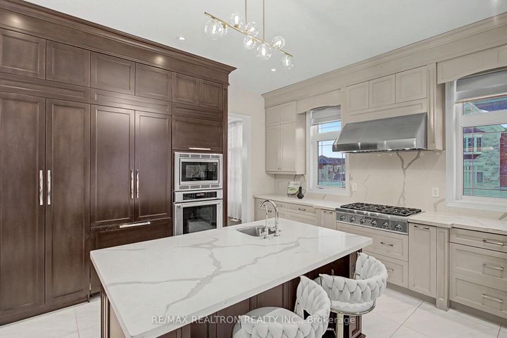 Photo 12 at 12 Hurst Avenue, Patterson, Vaughan