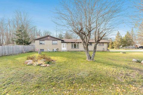 Photo 3 at 807 Cook Street, Rural Innisfil, Innisfil
