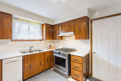 Photo 6 at 807 Cook Street, Rural Innisfil, Innisfil