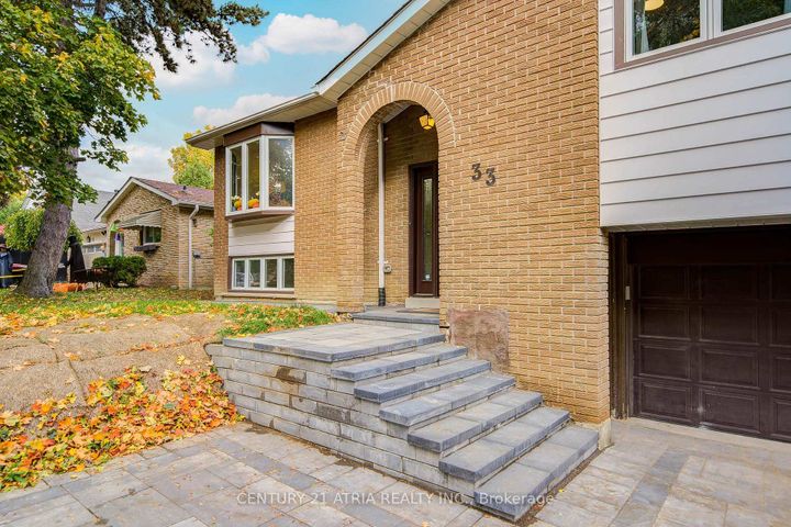 Photo 1 at 33 Sir Brandiles Place, Markham Village, Markham
