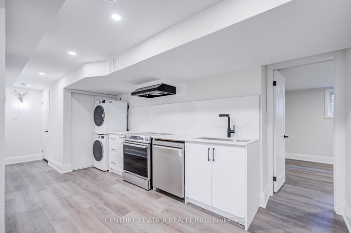 Photo 33 at 33 Sir Brandiles Place, Markham Village, Markham