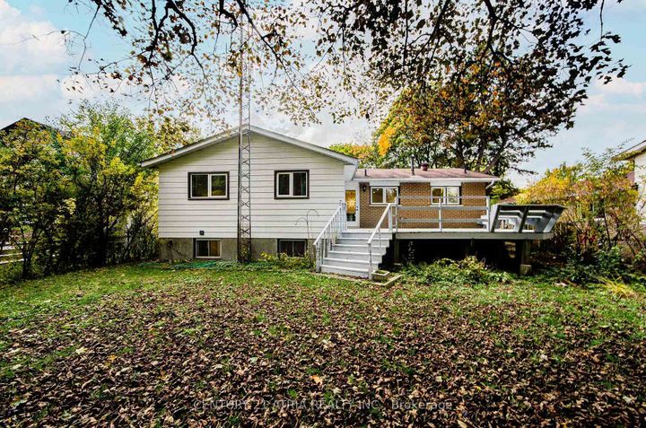 Photo 44 at 33 Sir Brandiles Place, Markham Village, Markham