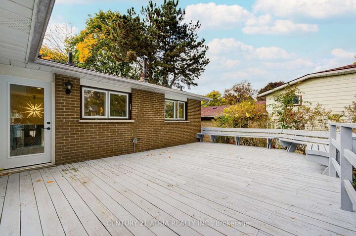 Photo 46 at 33 Sir Brandiles Place, Markham Village, Markham