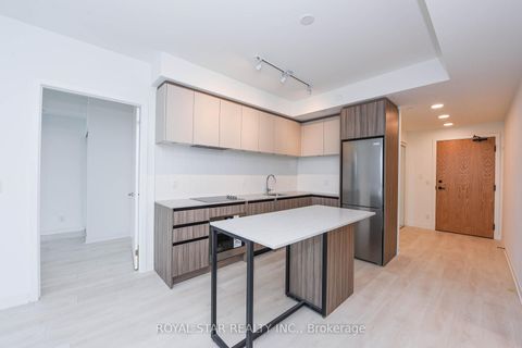 Photo 3 at 1502 - 7950 Bathurst Street, Beverley Glen, Vaughan