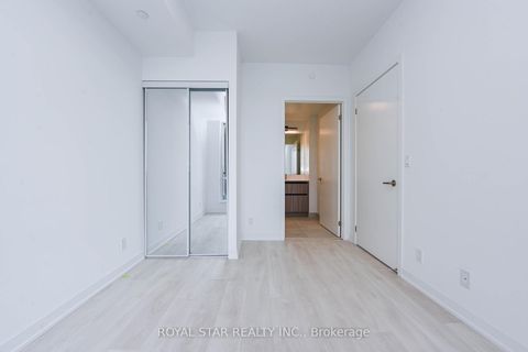 Photo 20 at 1502 - 7950 Bathurst Street, Beverley Glen, Vaughan