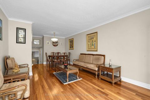 Photo 6 at 5 Faulkner Crescent, Humbermede, Toronto