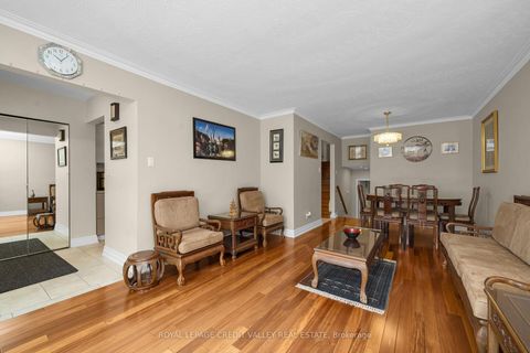 Photo 7 at 5 Faulkner Crescent, Humbermede, Toronto