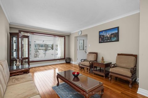 Photo 9 at 5 Faulkner Crescent, Humbermede, Toronto