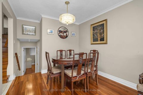 Photo 10 at 5 Faulkner Crescent, Humbermede, Toronto