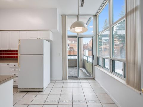 Photo 6 at 102 - 5 Emerald Lane, Yorkhill, Vaughan