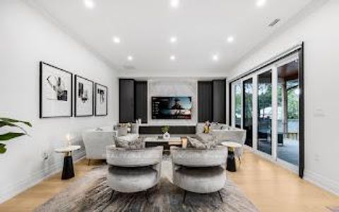 Photo 5 at 18 Ivorwood Crescent, Maryvale, Toronto