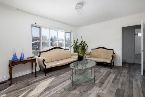 Photo 8 at 52 Altamont Road, Newtonbrook West, Toronto