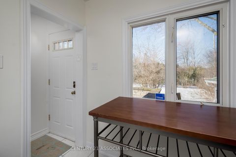 Photo 13 at 52 Altamont Road, Newtonbrook West, Toronto