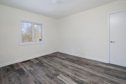 Photo 16 at 52 Altamont Road, Newtonbrook West, Toronto