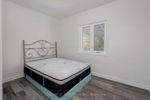 Photo 20 at 52 Altamont Road, Newtonbrook West, Toronto