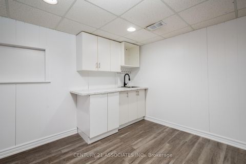 Photo 22 at 52 Altamont Road, Newtonbrook West, Toronto